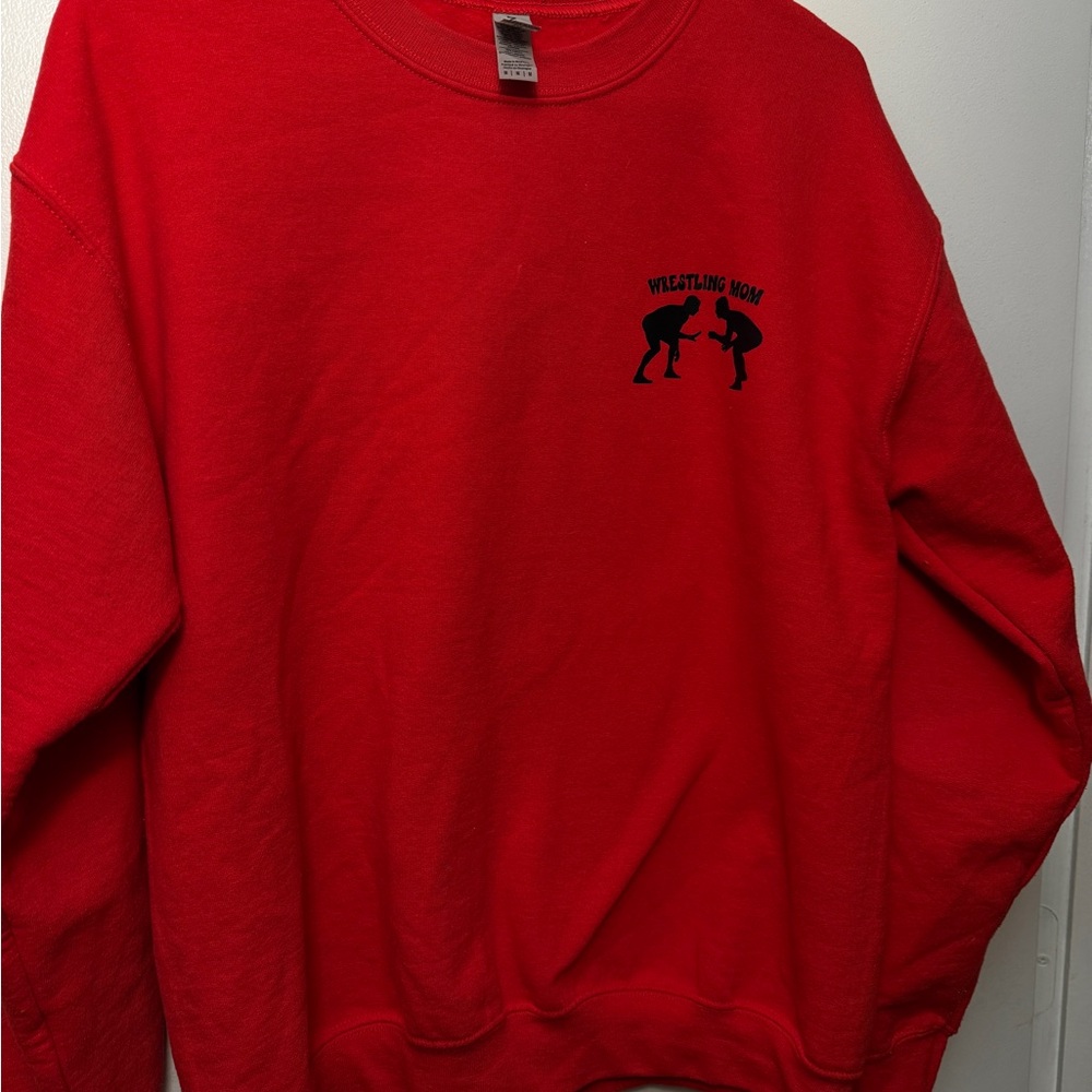 Gildan Red Wrestling Mom Crewneck Sweatshirt Medium
